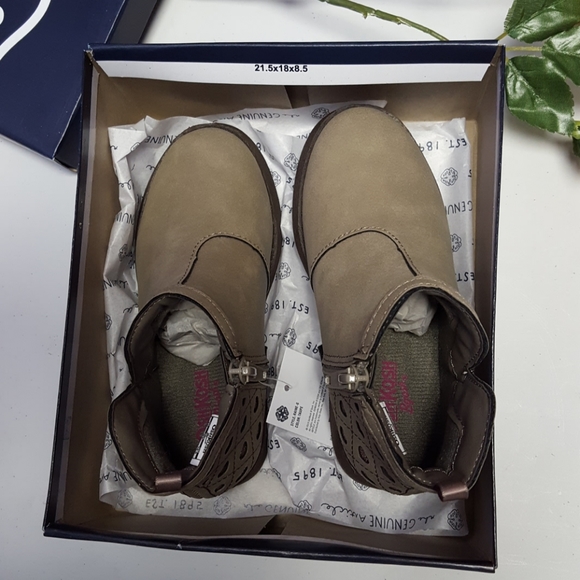 NIB Toddler Oshkosh girls boot tan size 10T - Picture 5 of 8
